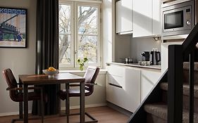 YAYS Amsterdam Maritime